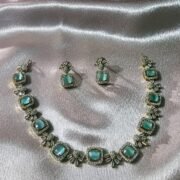 Victorian-Style Stone Necklace – Elegant Vintage Jewelry